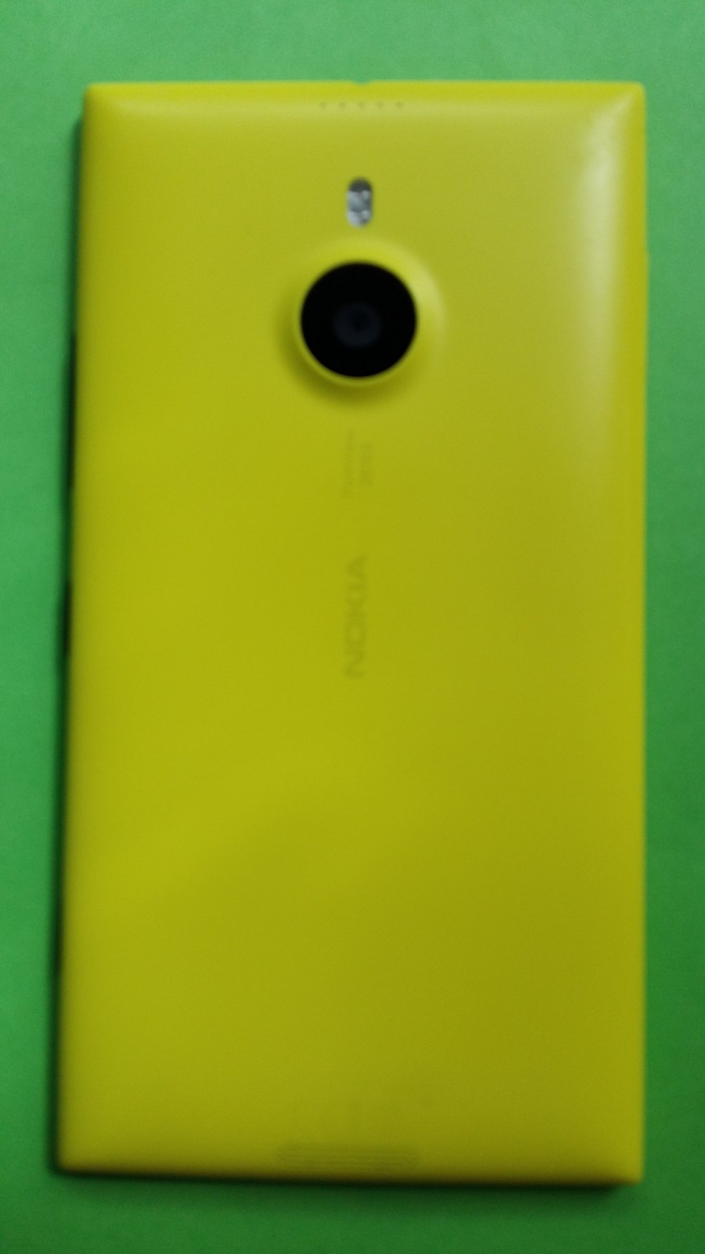 image-8308298-Nokia_1520.1_Lumia_(1)2.w640.jpg