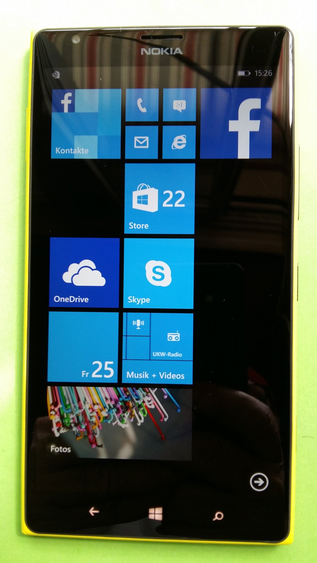 image-8308295-Nokia_1520.1_Lumia_(1)1.w640.jpg